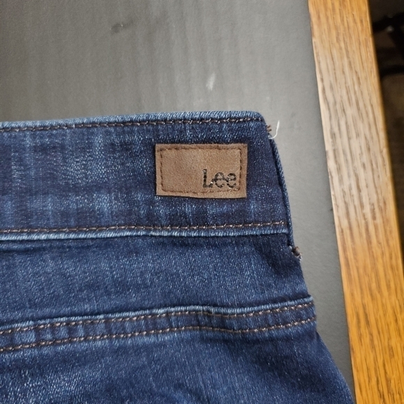 Lee Regular Fit Straight Leg Mid Rise Jeans Size 22W Petite Blue - Picture 14 of 14